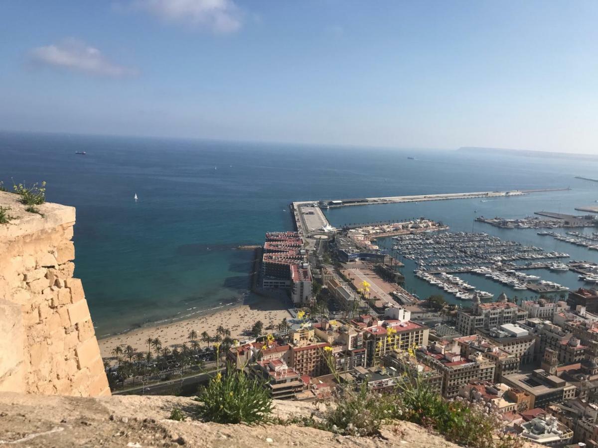 Ferienwohnung Im Zentrum Alicante Buitenkant foto